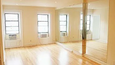 Rented by Green Line Realty