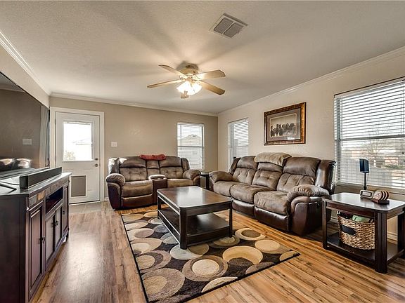 3rd image of 6500 Meadow Way Ln
