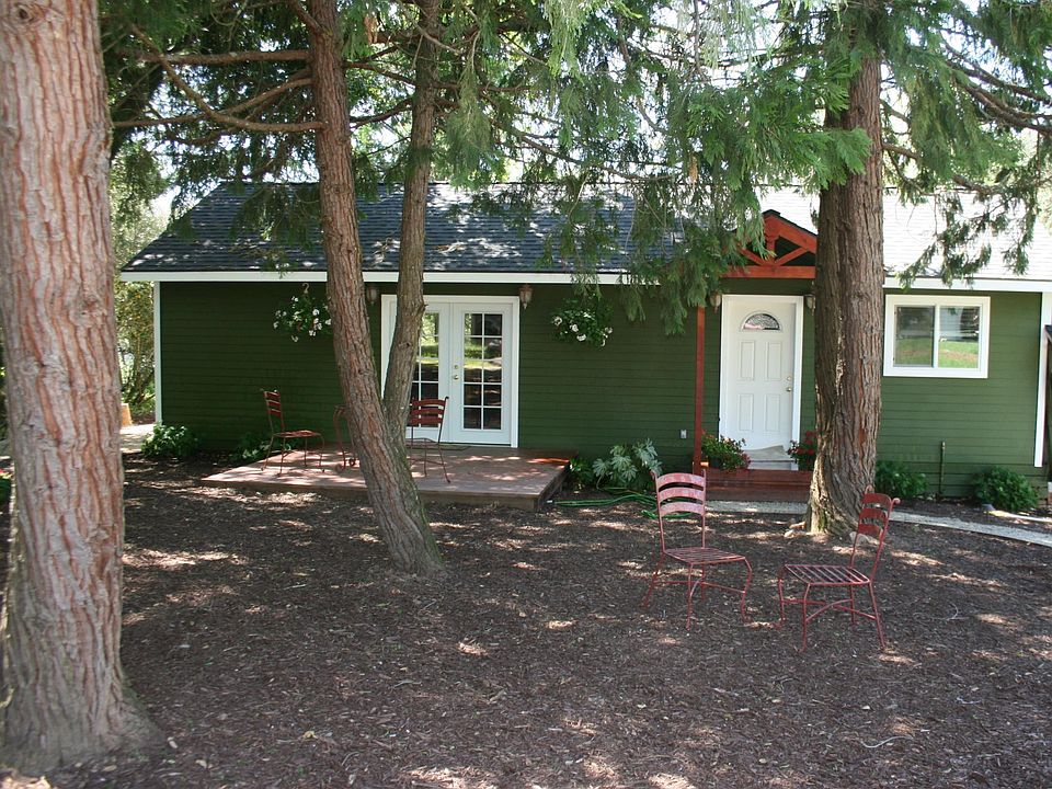 1st image of 1061 La Grande Ave