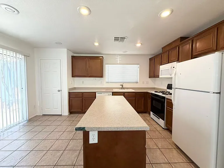 9148 Spirit Canyon Ave — Photo 5