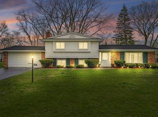 6709 Wild Ridge Ln, West Bloomfield, MI 48322