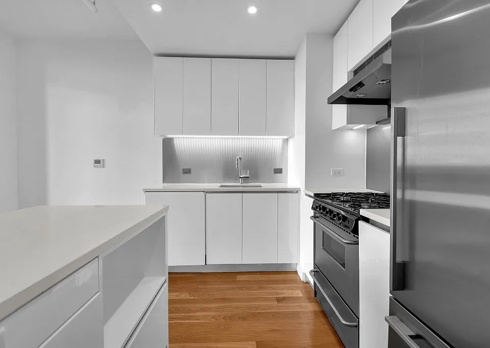 430 Albee Sq #14E