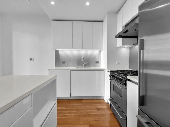 430 Albee Sq Unit 17D
