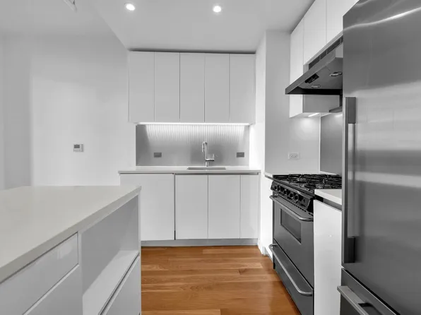 430 Albee Square image 6 of 14