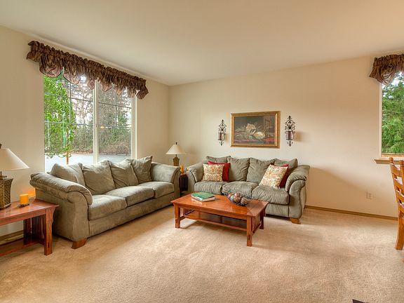 3rd image of 16724 127th Avenue Ct E