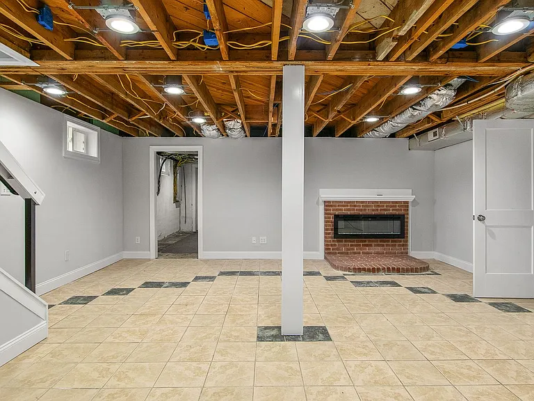 407 Robertson St — Photo 20