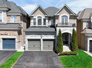 19 Dancing Waters Rd, Brampton, ON L6Y6B5