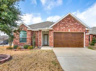 6001 Blazing Star Dr, Fort Worth, TX 76179