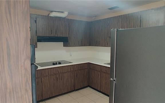 3rd image of 1605 Tropical Dr