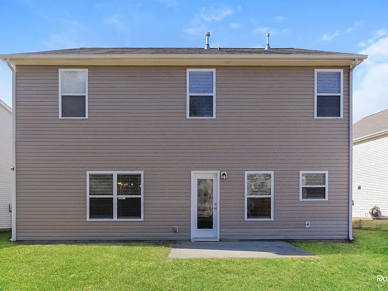 704 Perth Dr — Photo 15