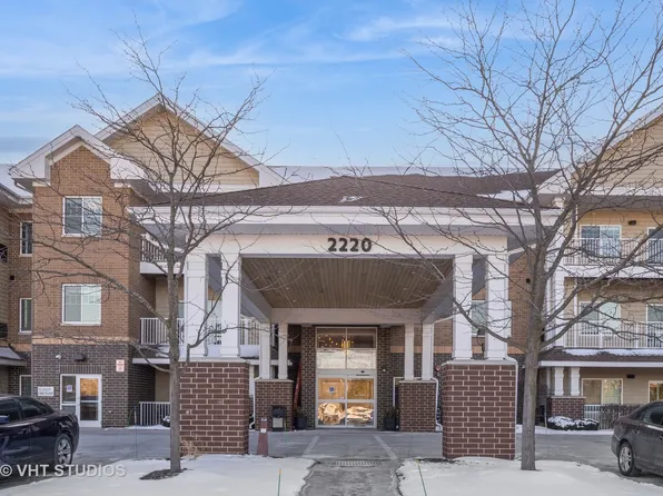 2220 Founders Dr APT 103, Northbrook, IL 60062