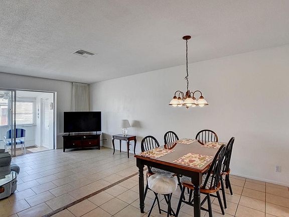 5th image of 2960 Crosley Dr E APT D