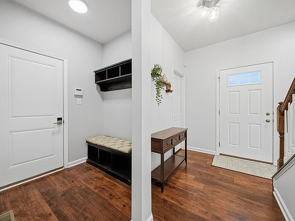 3rd image of 286 Buckingham Dr