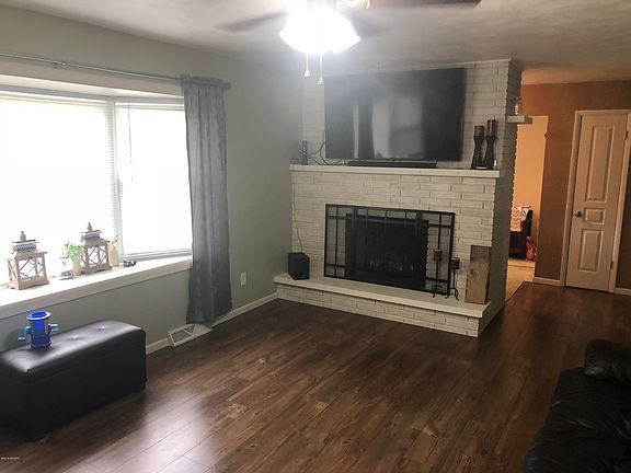 4th image of 148 Singletree Ln