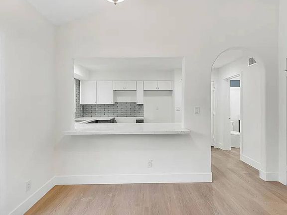 5th image of 1134 26th St #9