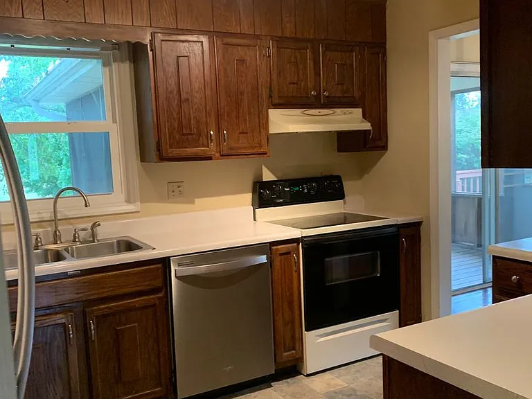250 Majestic Dr — Photo 4