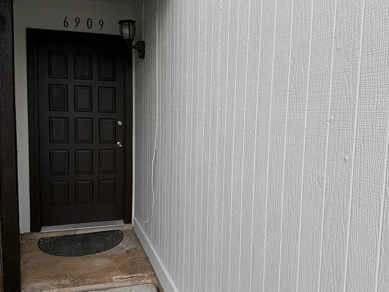 6909 Oldham — Photo 25