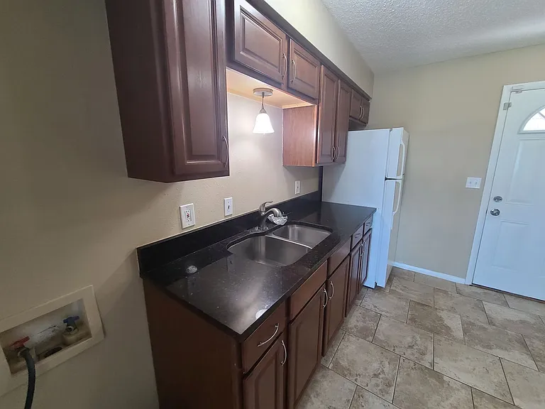 4141 Fargo St N — Photo 9