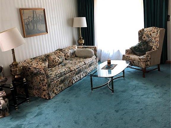 3rd image of 12905 Park Knoll Dr