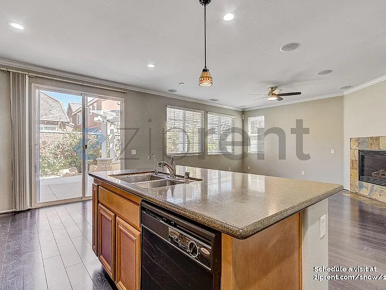 15739 Approach Ave — Photo 3