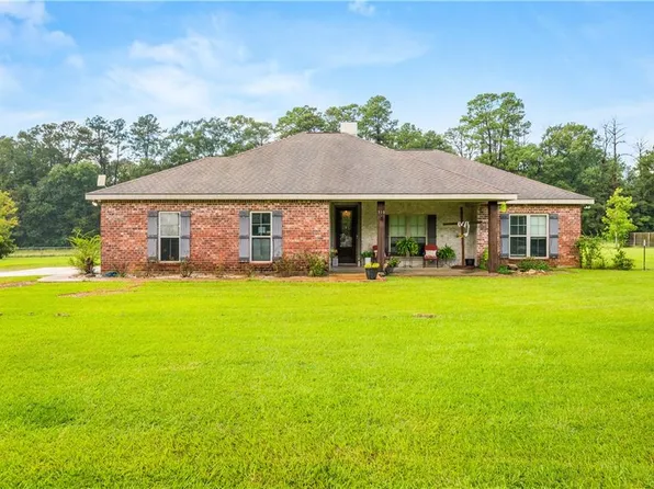 310 Meadows Open Trl, Pineville, LA 71360