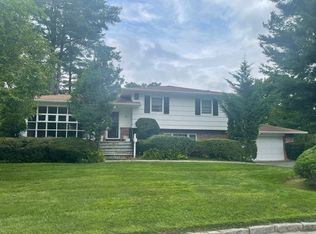 67 Malvern Ln, Scarsdale, NY 10583