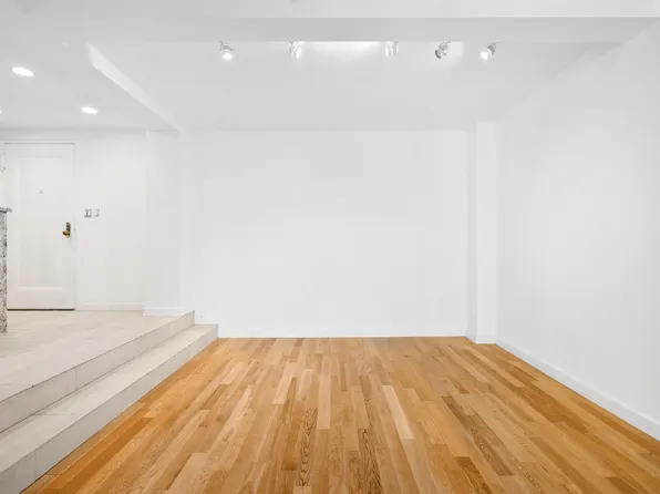 200 West 20th Street image 10 of 18