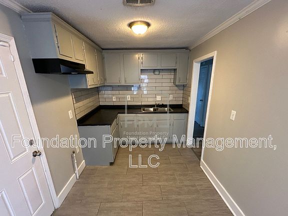 4th image of 4392 Ryan St