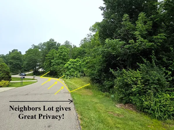 1029 Lucerne Ln, Lawrenceburg, IN 47025