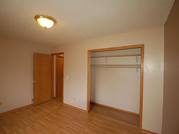 4th image of 37692 Evergreen Ave