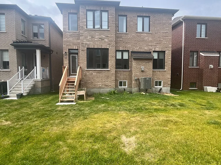669 Newlove St — Photo 45