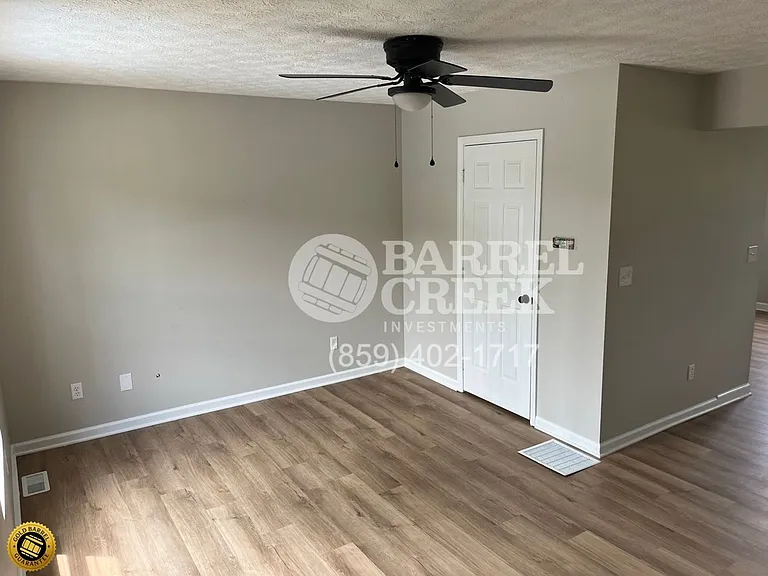 121B Highland Ct — Photo 3