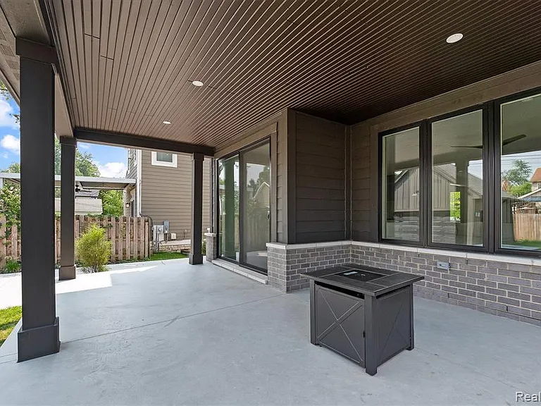 2663 Dorchester Rd — Photo 30