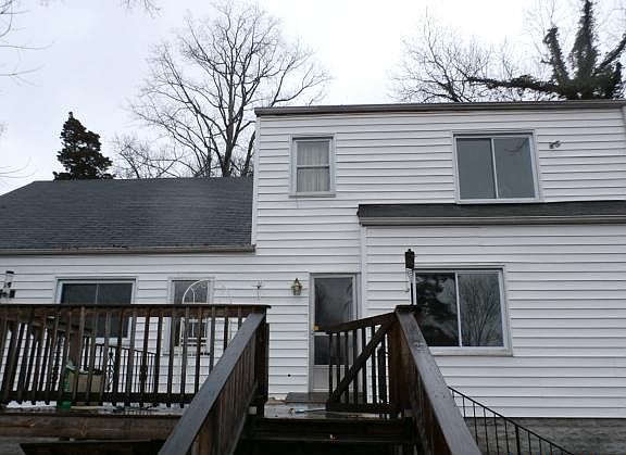3rd image of 565 W Shadowlawn Dr