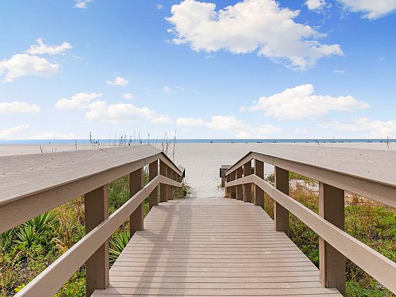3rd image of 240 Seaview Ct APT 203