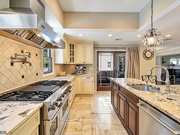 5th image of 26 Rabkin Dr