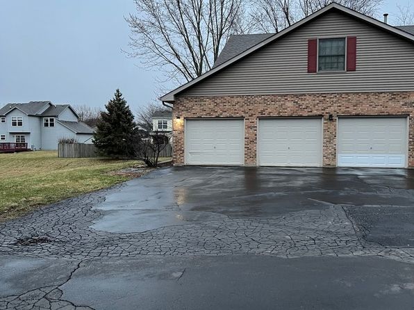 1643 W Beach Rd #1643, Waukegan, IL 60087