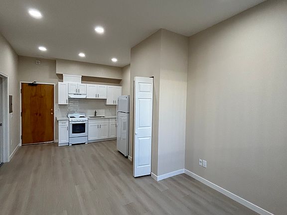 5th image of 1010 Grant Ave #36