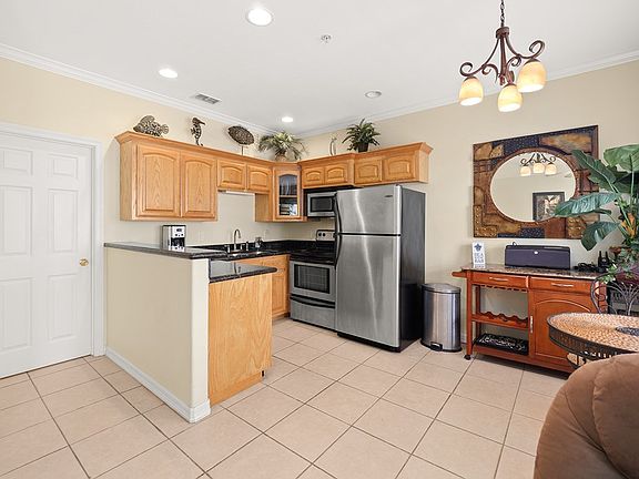 5th image of 129 E Cora Lee Dr #201