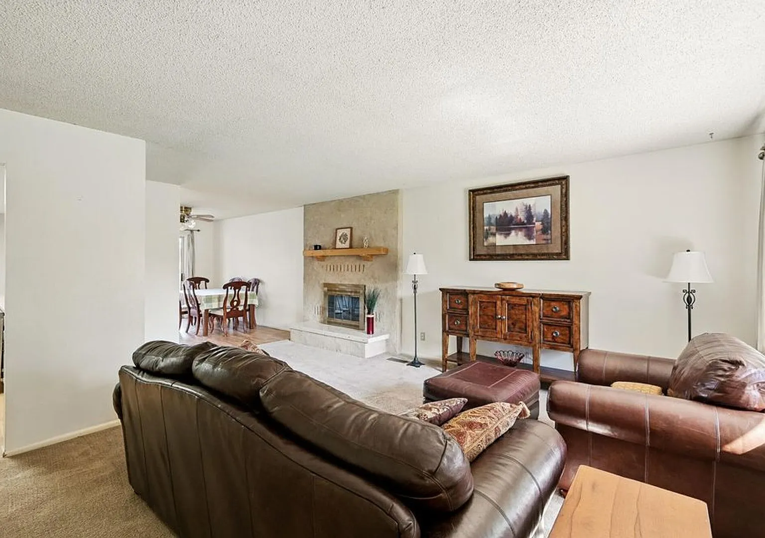 Charming Townhome — Photo 3