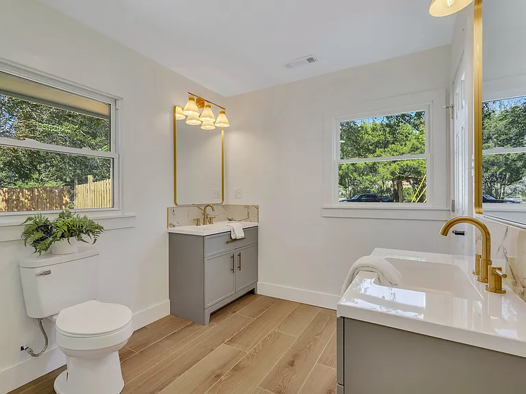 Master Bath with 2 Vanities