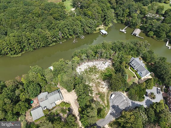 4th image of 325 Old Mill Cove Rd