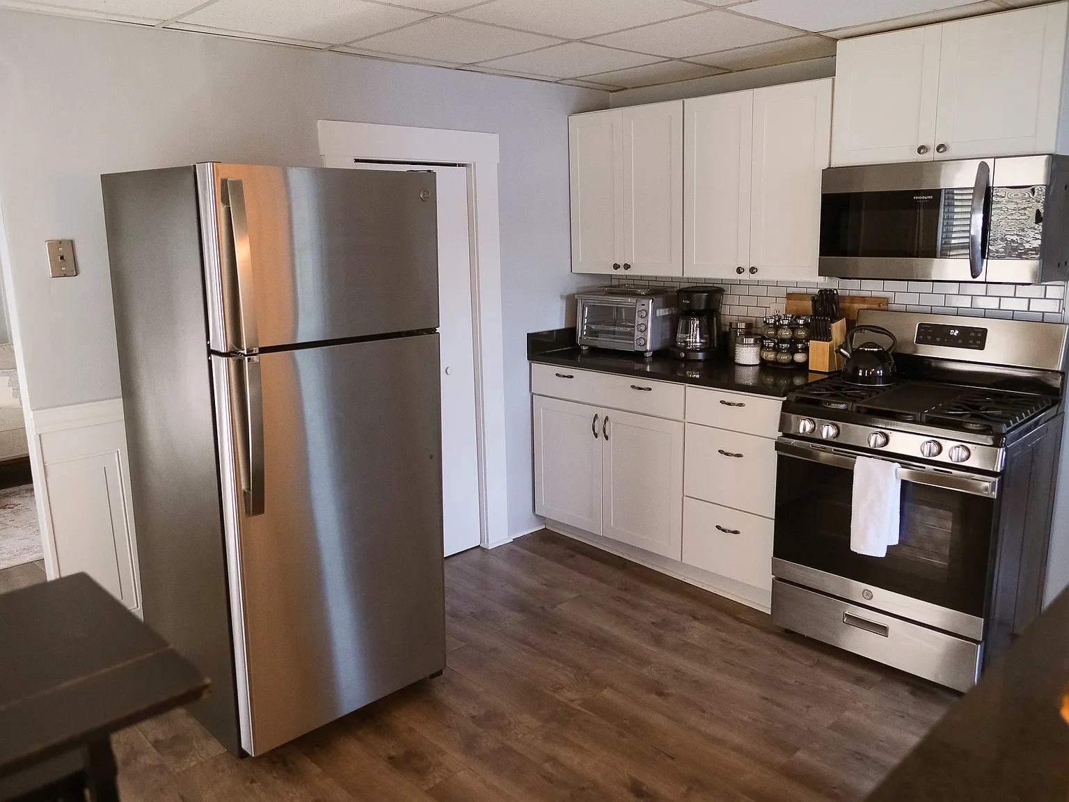 2 bed, 800 sqft, $2,000 — Photo 2