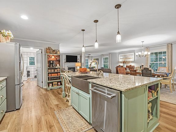 4th image of 811 Hogans Branch Rd