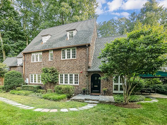 6 Ridgewood Dr Rye, NY 10580 (003of 37) - cropped.jpg