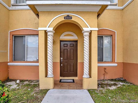4th image of 2510 SE 14th Ave #288