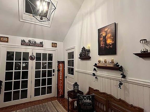 5th image of 825 Allen Ave