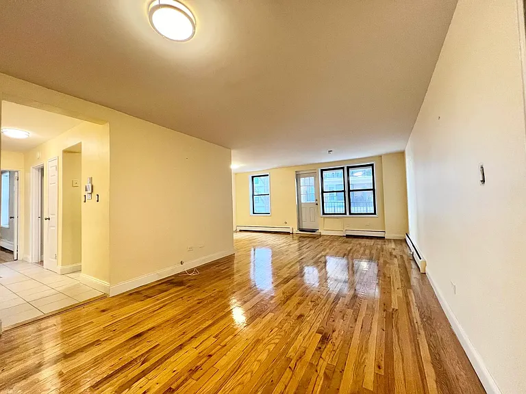 1068 Ward Ave #1E — Photo 16