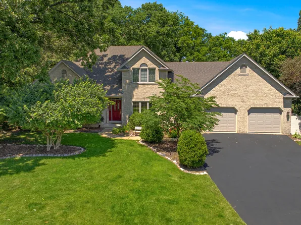 71 Long Grove Rd, Yorkville, IL 60560