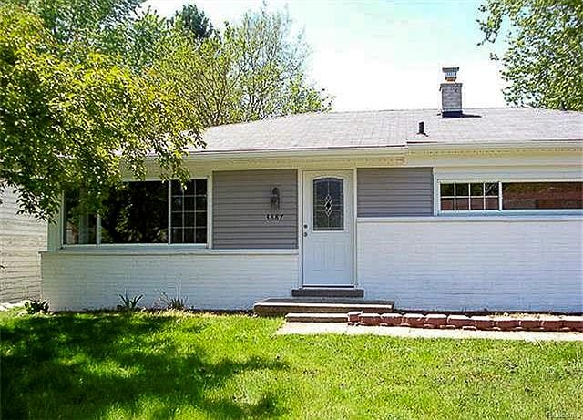 1st image of 3887 Aquarina St